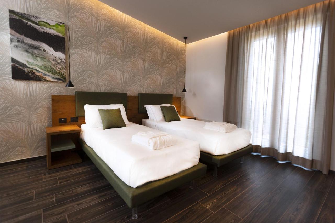 Donna VI Hotel Geraci Siculo Exterior photo